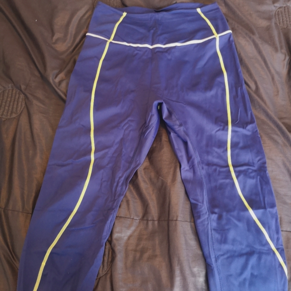 *2/50* NWOT Loch Ness leggings M